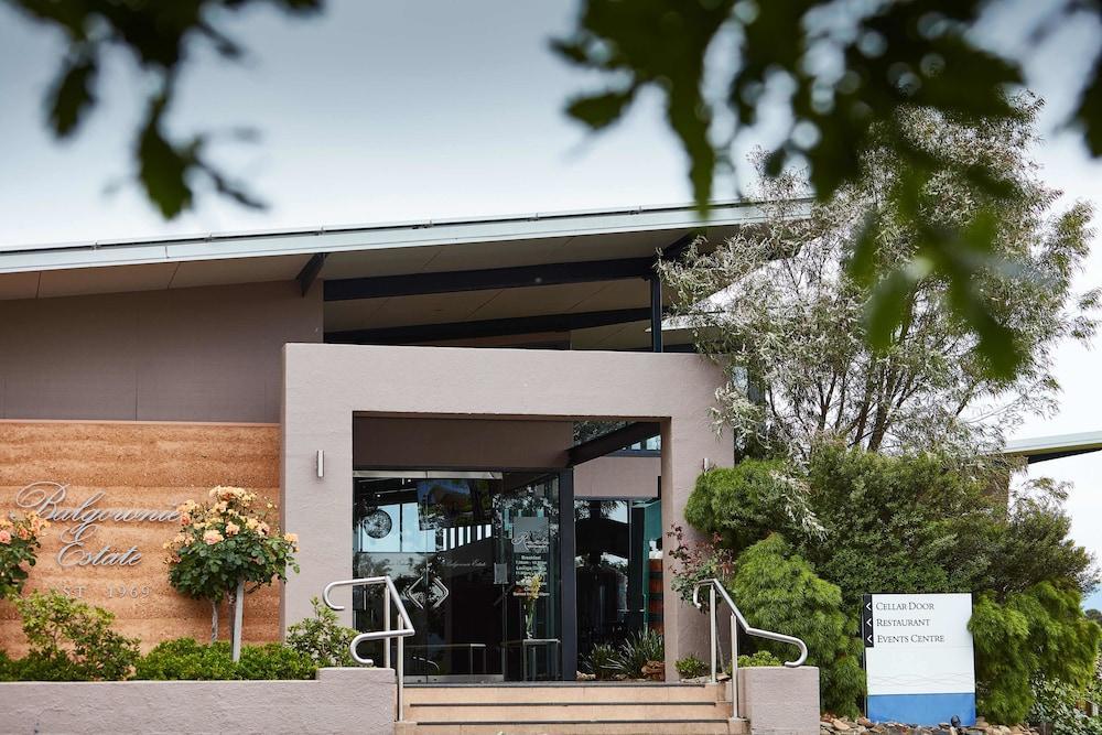 Balgownie Estate Yarra Valley Yarra Glen Exterior foto Entrance to the National Museum of Australia