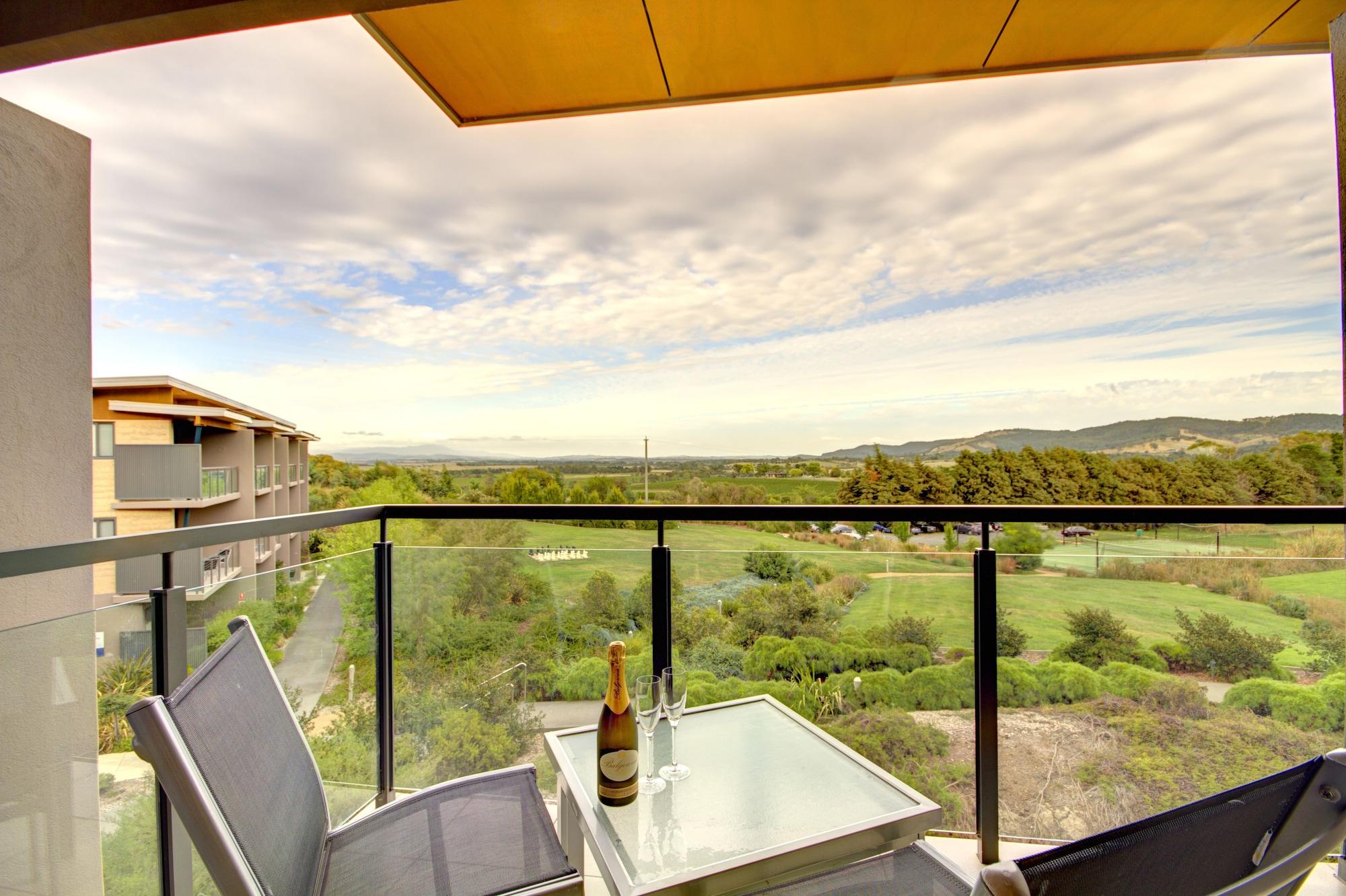 Balgownie Estate Yarra Valley Yarra Glen Exterior foto A view from a balcony
